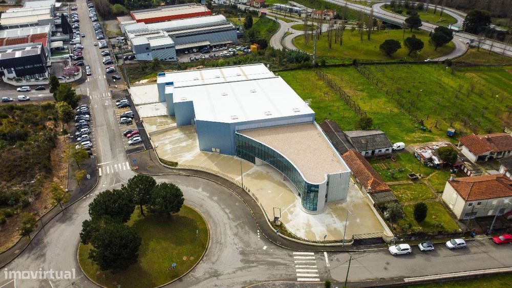 Unidade Fabril Nova em Zona Industrial