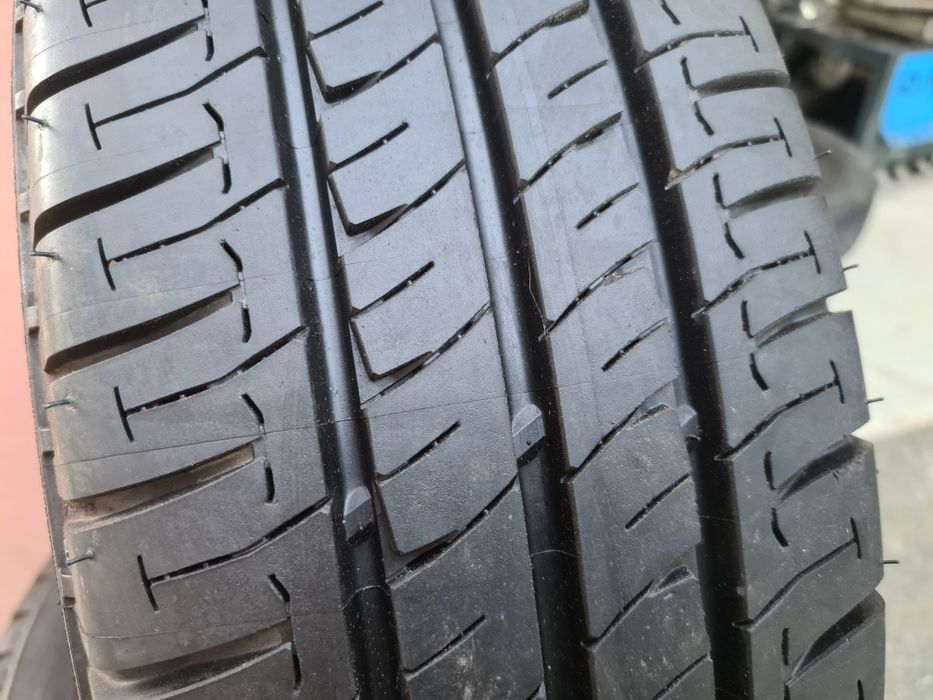 Komplet 215/70r15C Michelin Agilis demo