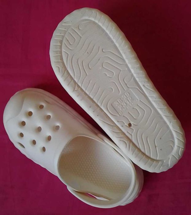 Модные кроксы с джибитсами, размер 38  сабо шлепанцы ЭВА