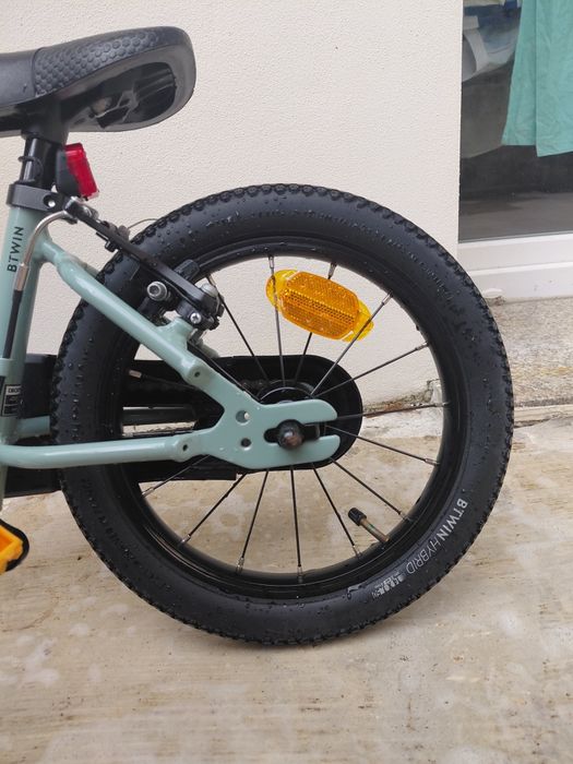 Bicicleta criança roda 14'. Quadro em Alumínio