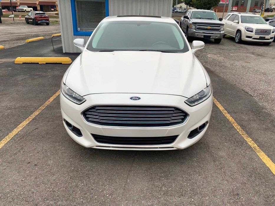 Ford Fusion Titanium      2016