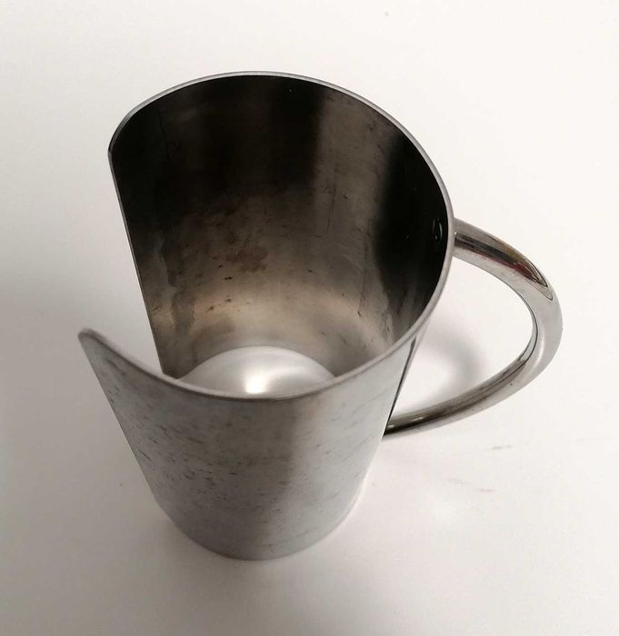 Metal wine bottle holder441285213202032644