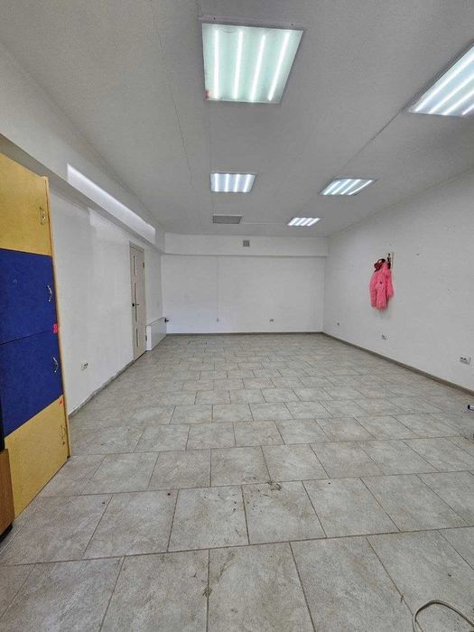 Фасадне приміщення в оренду, Франківський район Львова