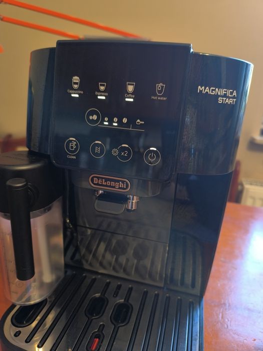De'Longhi magnifica start nowy