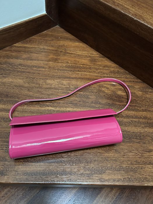Mała torebka lakierowana, fuksjowa typu kopertówki