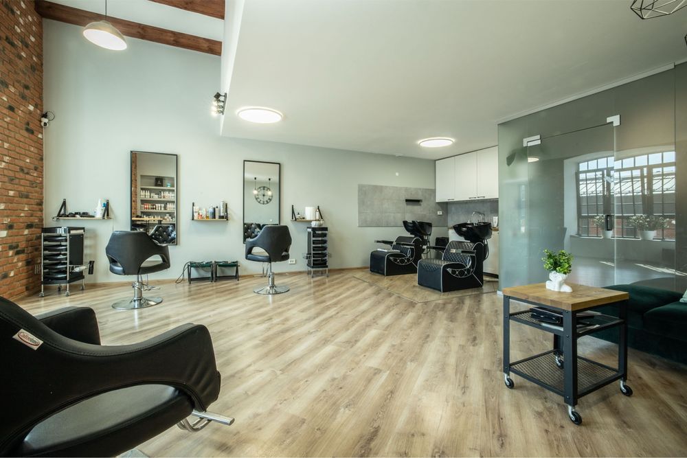 Wynajmie salon fryzjerski lub stanowisko fryzjerskie