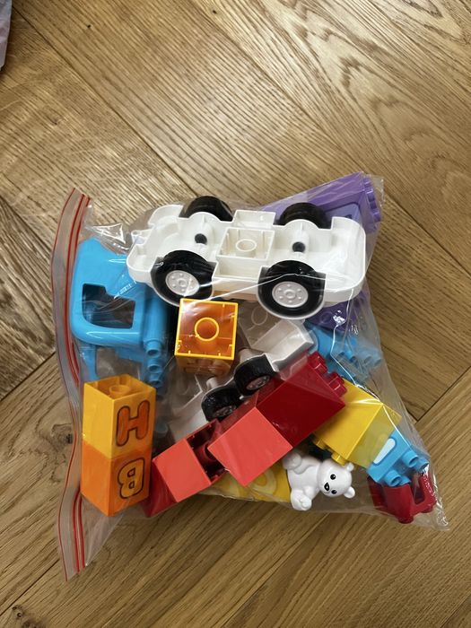 Lego duplo ciezarowla literki alfabet