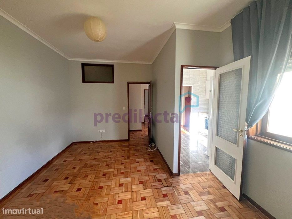 REF4149 - T2 Faria Guimarães, Porto