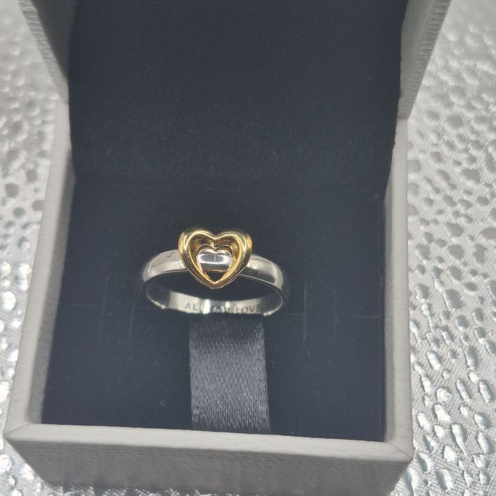 Anel Pandora coração dourado