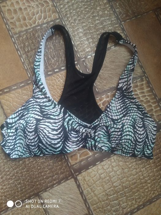 Продам купальник,верх