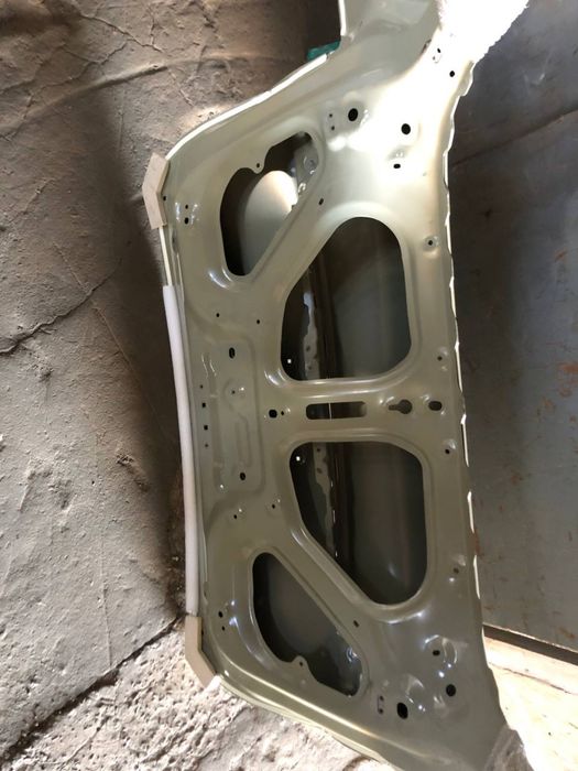 Крышка багажника Tesla model Y