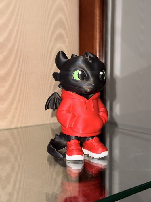Banguela (Toothless) com Hoodie Vermelho