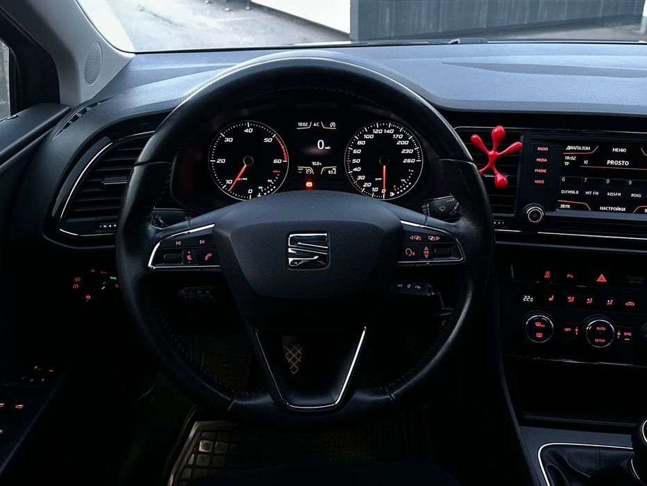 Seat Leon 2014  року, 1.6 дизель, механіка, передній привід, 323т.км