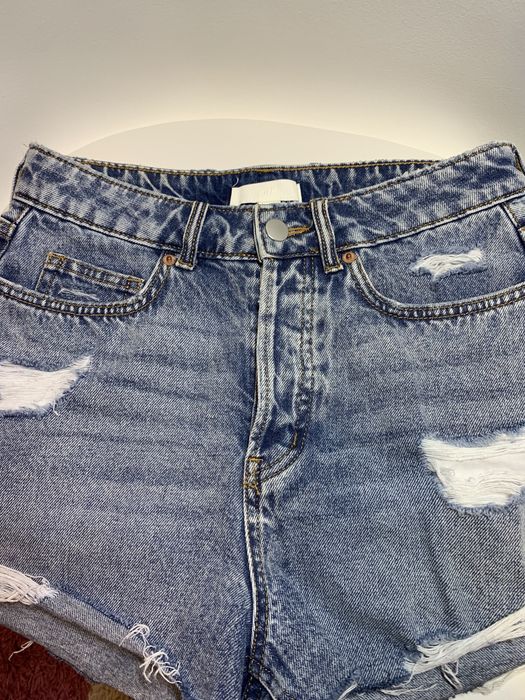 Джинсові шорти H&M жіночі, з потертостями необробленим краєм