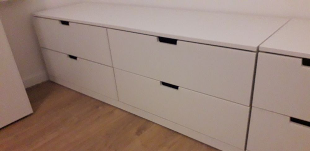 Duas cômodas Ikea