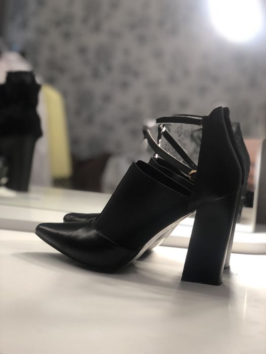 Розпродаж взуття