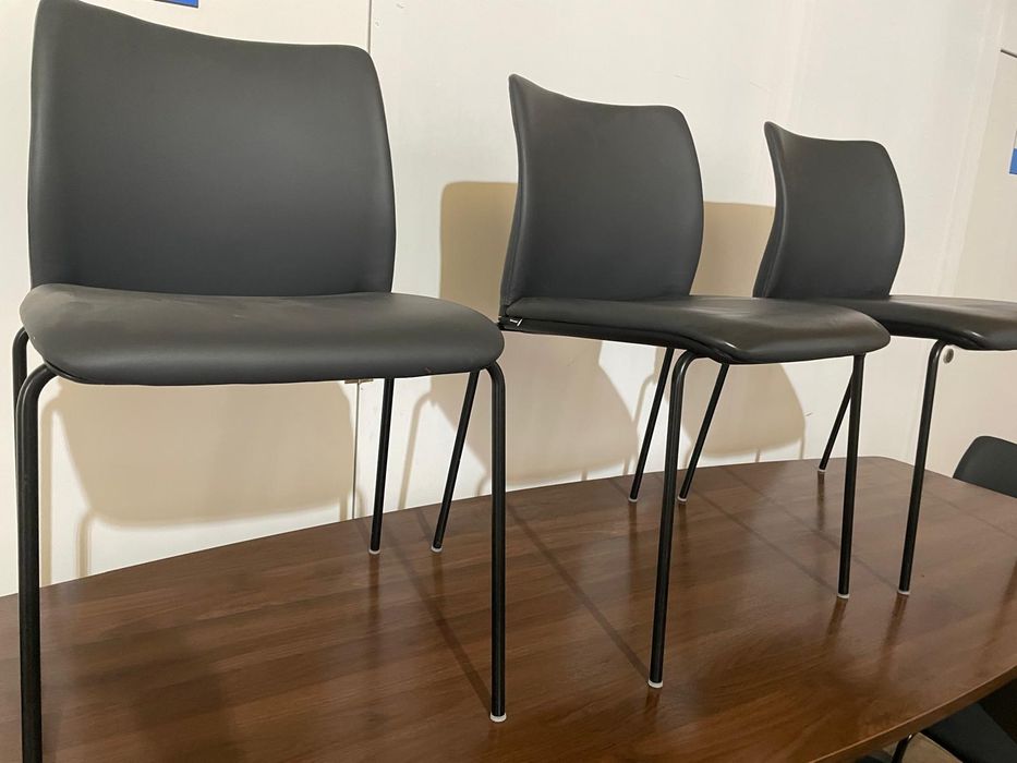 Mesa Escritório com Cadeirões