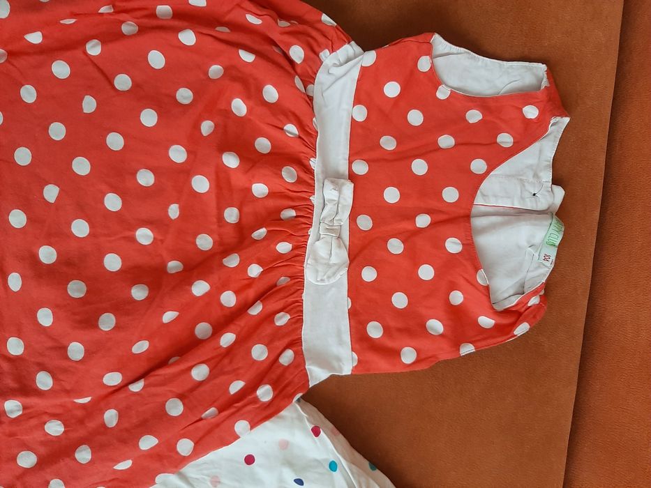 Sukienki 104 5 szt dziewczynka