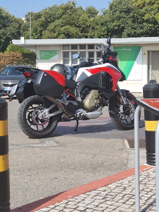 Vendo Ducati Multistrada V4S de 06/2022