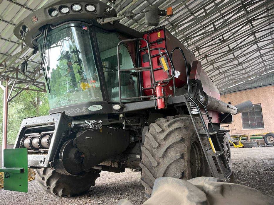 Комбайн зернозбиральний Massey Ferguson T7 (Gleaner S77)
