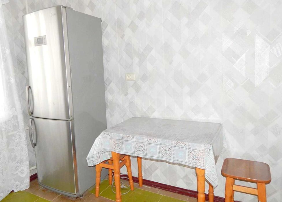 Сдам крупногабаритную 1-комнатную квартиру 44 квадратных метра 4 МКР