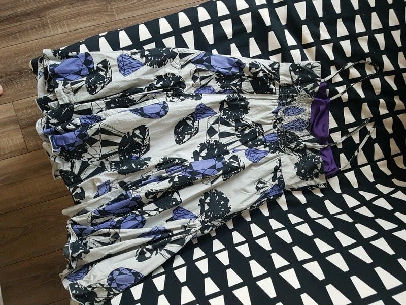 Sukienka Numph S diamenty dekolt serce