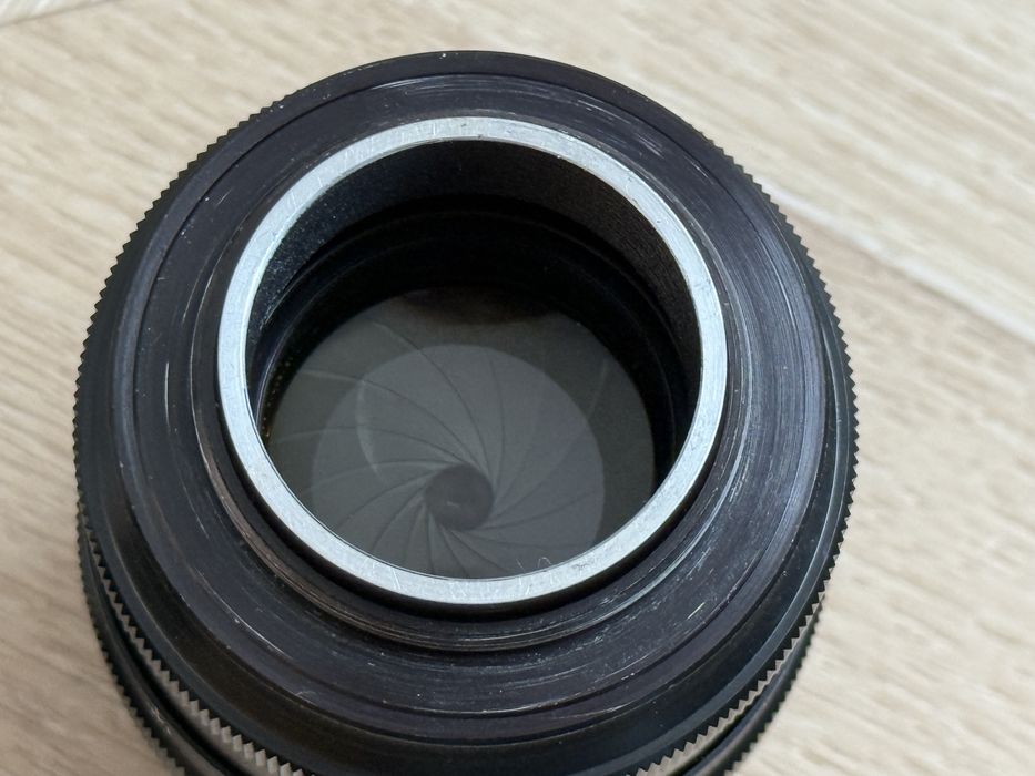 Obiektyw Jupiter-9 85mm f/2.0 M39, sample