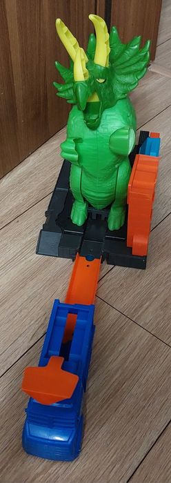 Tor Hot Wheels Tricelatops