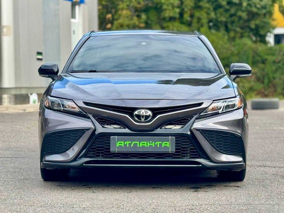 Toyota Camry SE 2022