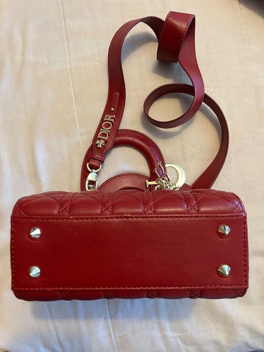 Bolsa CD - vermelha - Com alça de ombro - semi nova