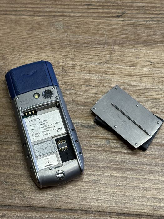 Vertu Ascent T.I оригінал в гарному стані