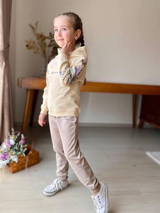 Komplet dresowy r. 6-7 l. (116/122)