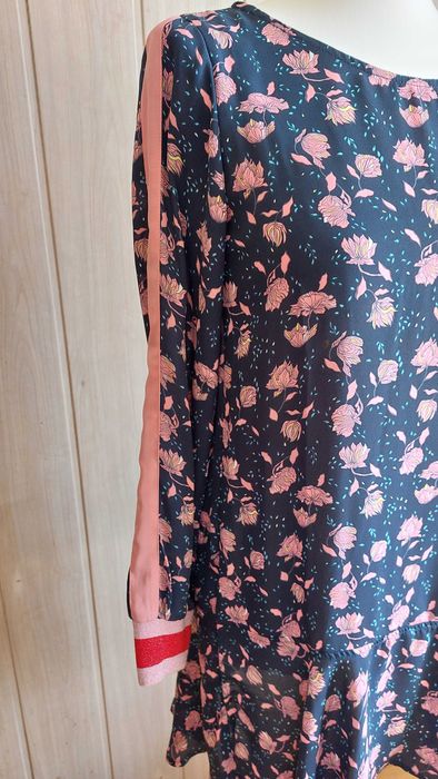 Sukienka mini w kwiaty