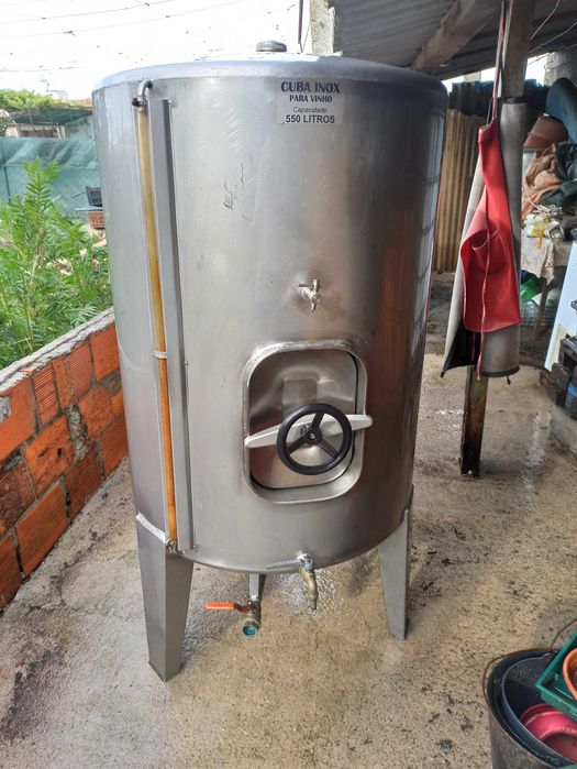 Cubas em inox alimentar.