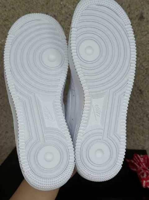 Nike Air Force 1 Low Supreme Biały R.44