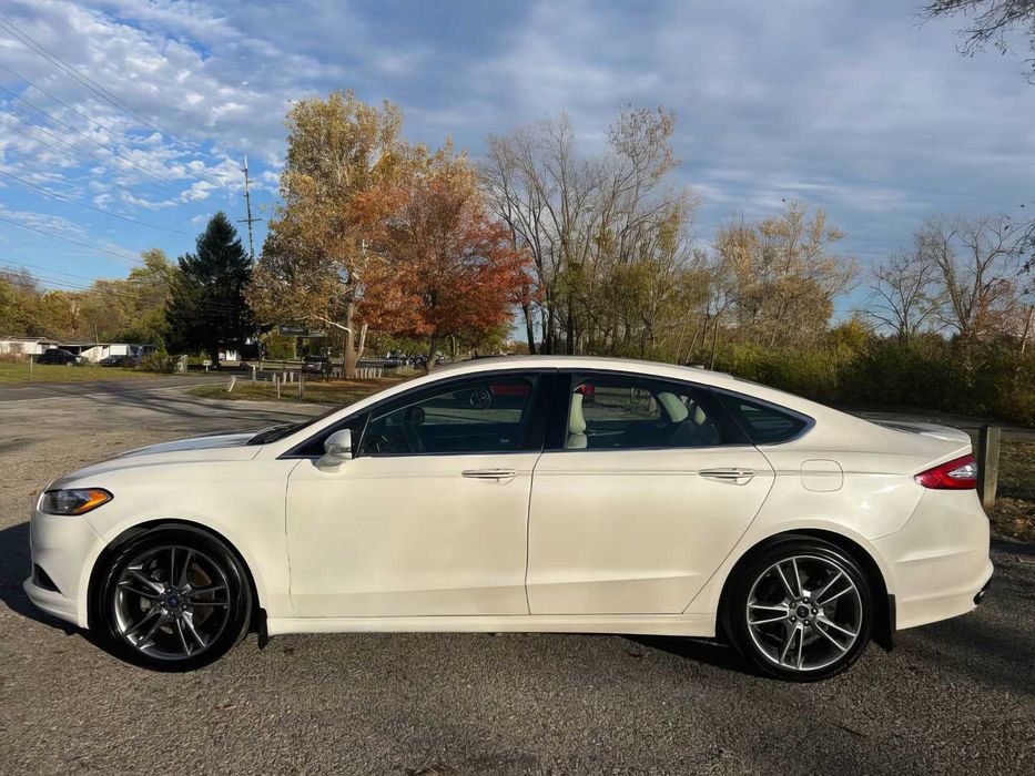 Ford Fusion Titanium      2016