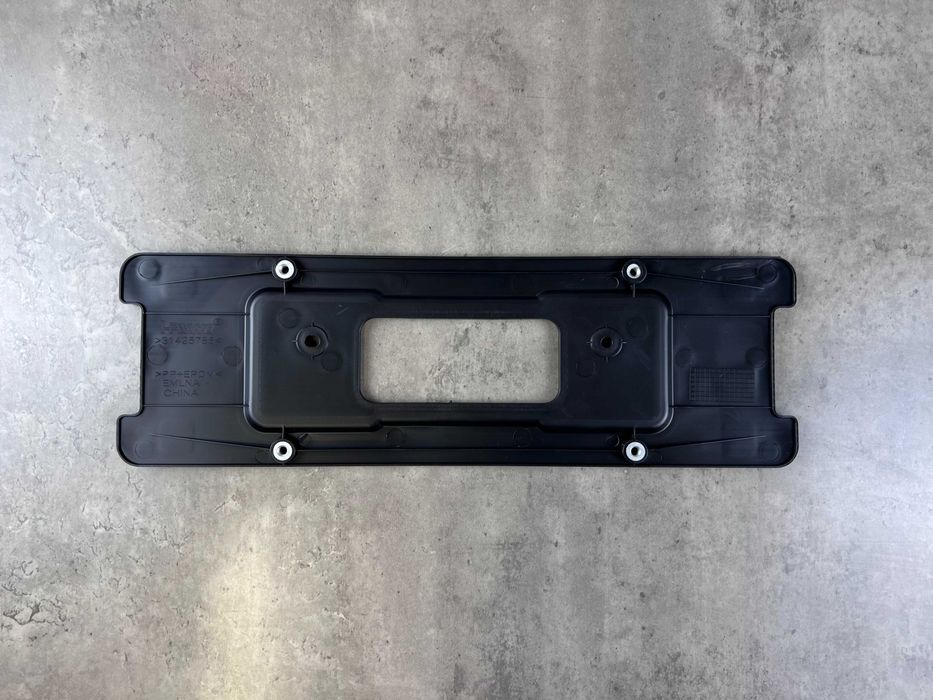 Рамка номерного знаку  -  Volvo XC60 II  /  S90 II  -  31425786