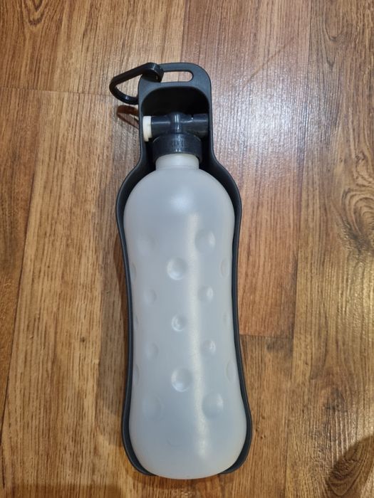 Поїлка для собак.