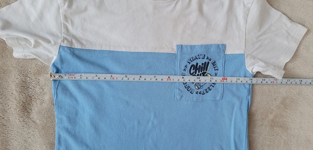 116 chłopięcy T-shirt biało niebieski chillout