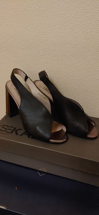 Шкіряні босоніжки 37р