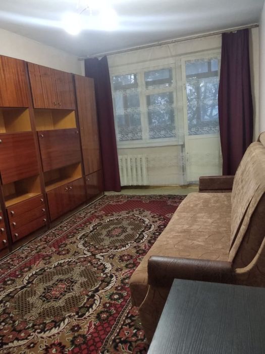 Продам велику  3 к/к центр 3 слобідська біля ринку