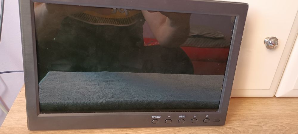 Monitor 10 cali przenośny.