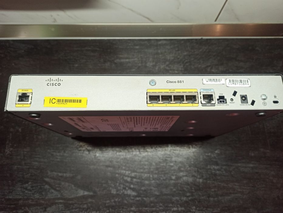 Маршрутизатор Cisco 881.