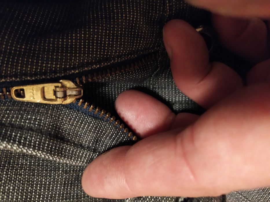 Джинсовые брюки BOSS пояс п/о 45 см, р. 36/34, лёгкий стрейч,как новые