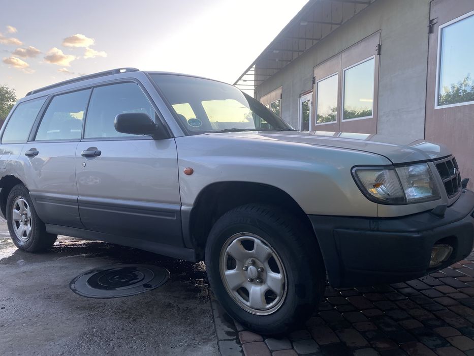 Капот крила двері розбераемо Субару форестер 99 року