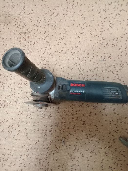 Продам болгарку Bosch