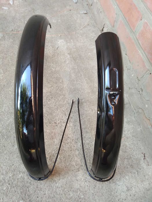 Щитки на велосипед б/у под колесо 20"