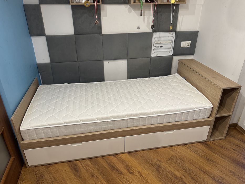 Łóżko wraz z materacem 90*200