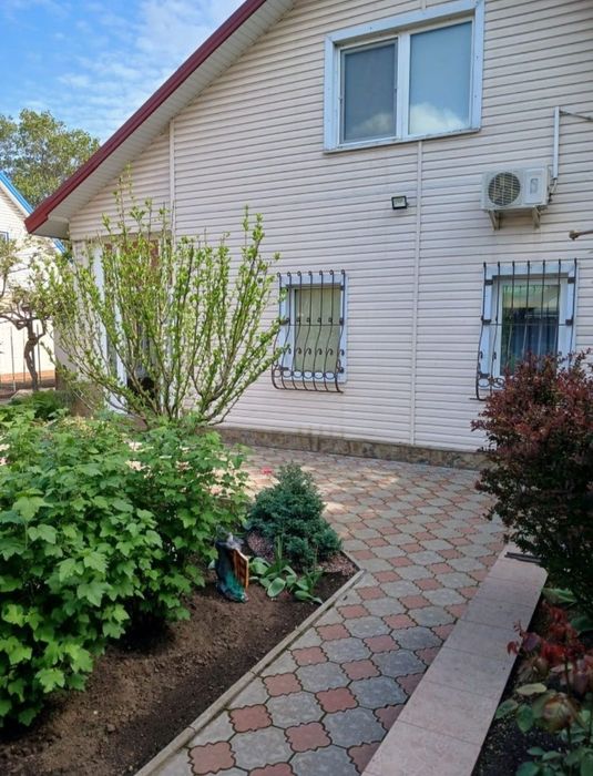 Продам Таврический добротный дом с гостевым домиком 82 000 $