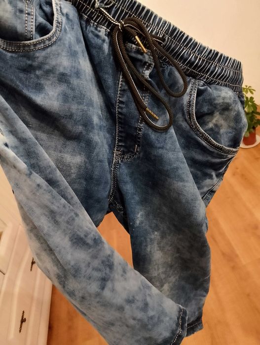 JEANS. Ładne krótkie spodenki męskie